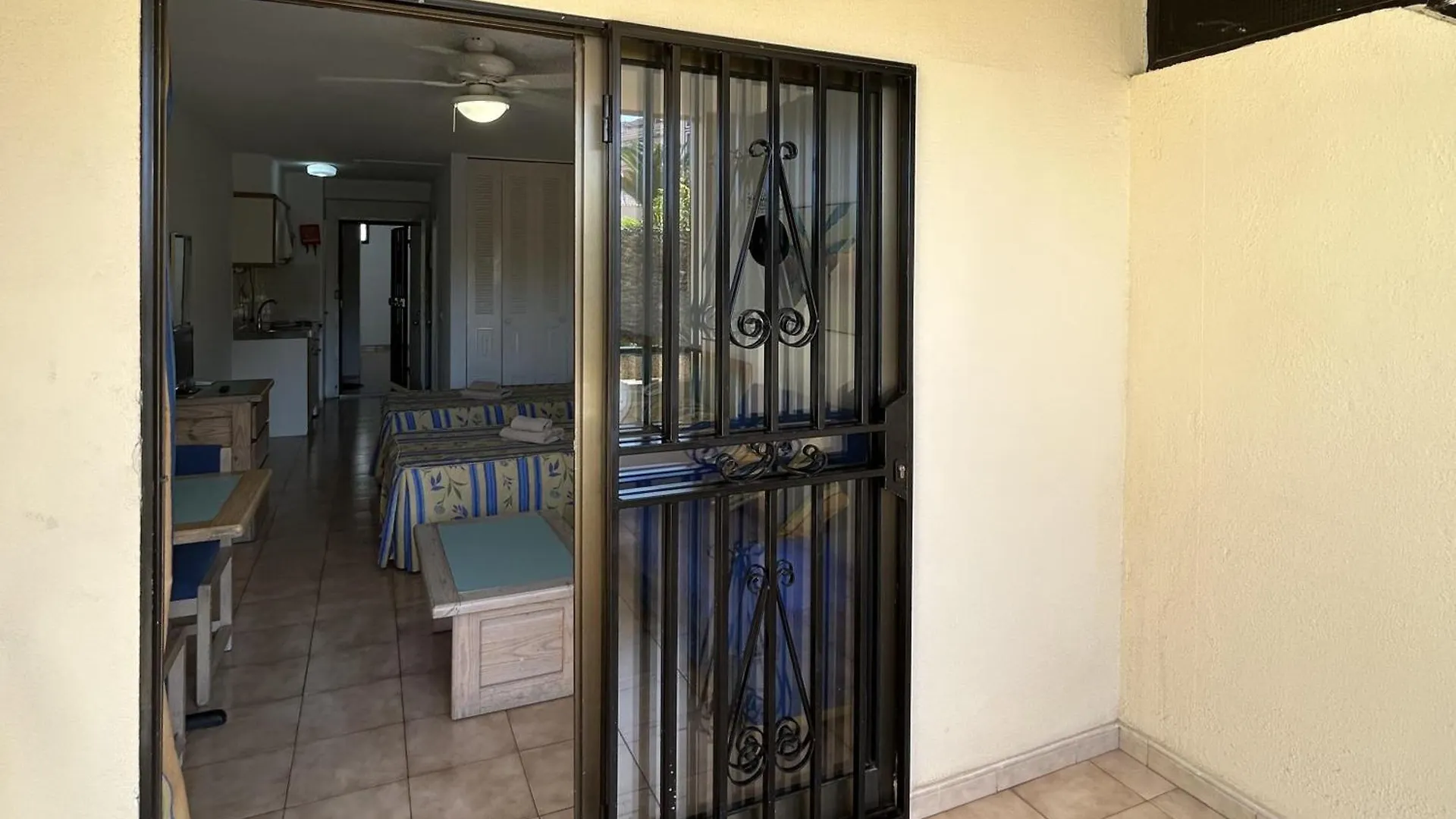 Studio In Castle Harbour, Los Cristianos C003 Apartman